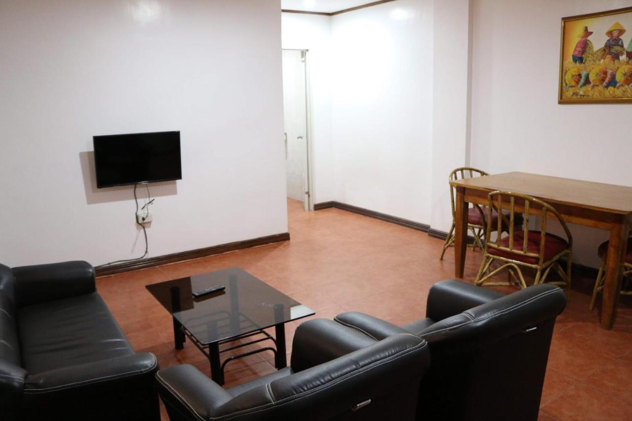 Badladz Staycation Condos Пуерто Галера Екстериор снимка