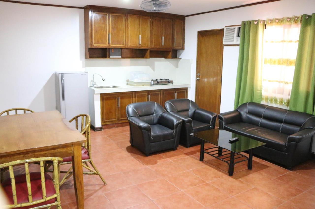 Badladz Staycation Condos Пуерто Галера Екстериор снимка