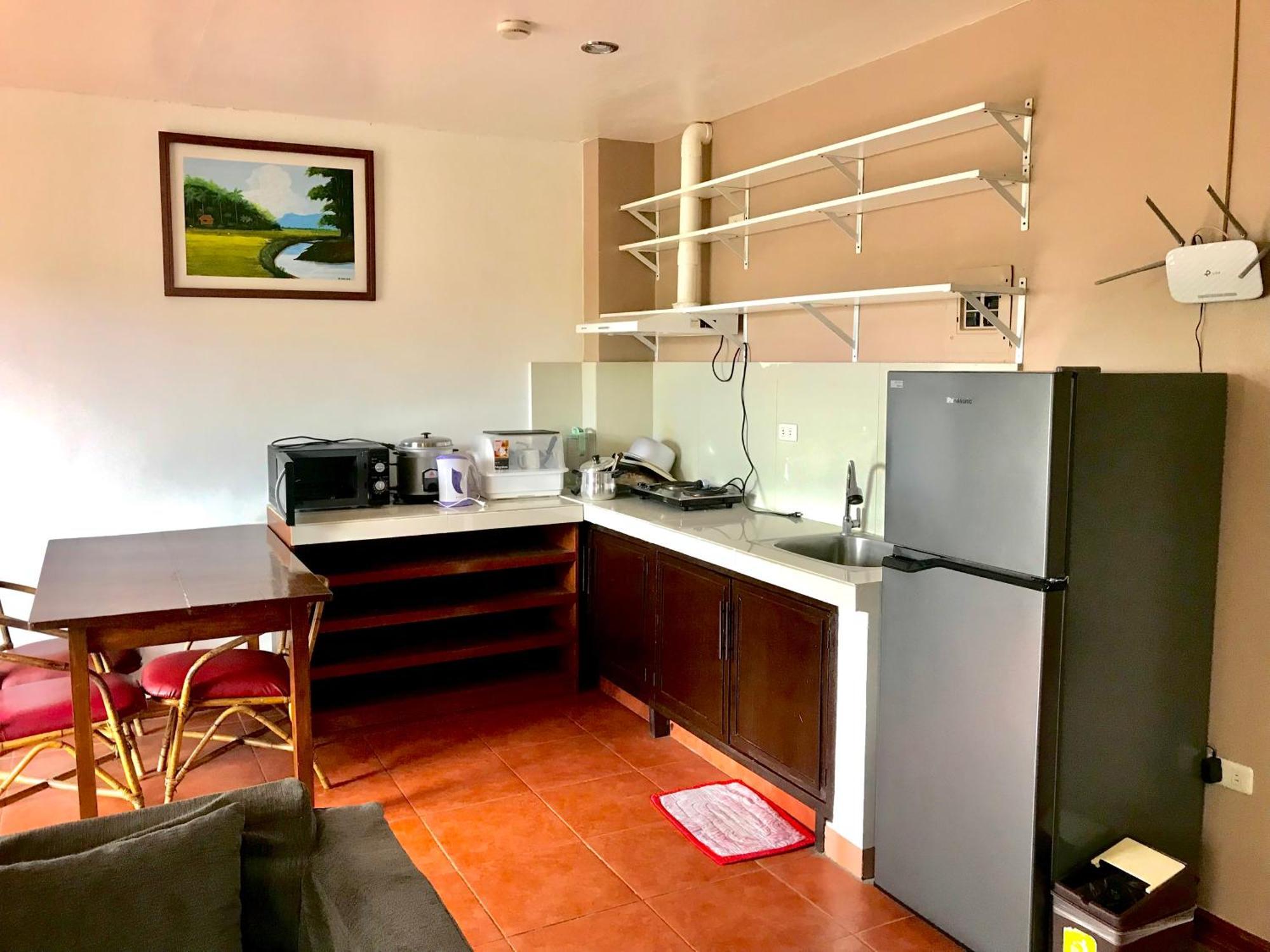Badladz Staycation Condos Пуерто Галера Екстериор снимка