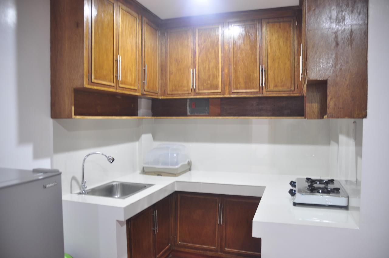 Badladz Staycation Condos Пуерто Галера Екстериор снимка